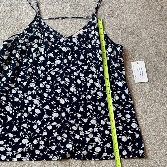 Skies Are Blue Strappy Floral Print Women's Cami Tank Top Navy White Size Medium - Picture 3 of 12